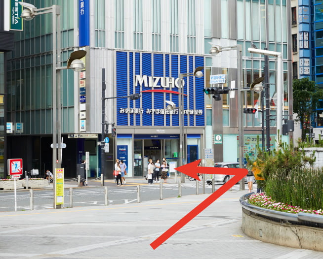 にしたんARTクリニック新宿院へ新宿駅から徒歩で向かう道順を説明した画像