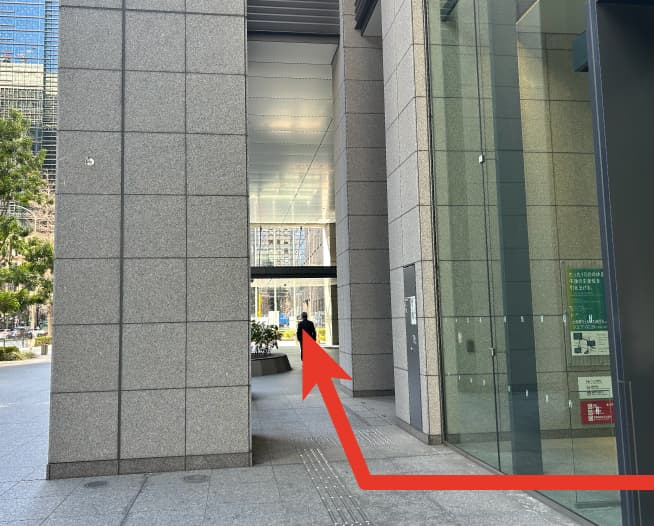 東京メトロ半蔵門線大手町駅からにしたんARTクリニック東京丸の内本院への道順を説明した画像