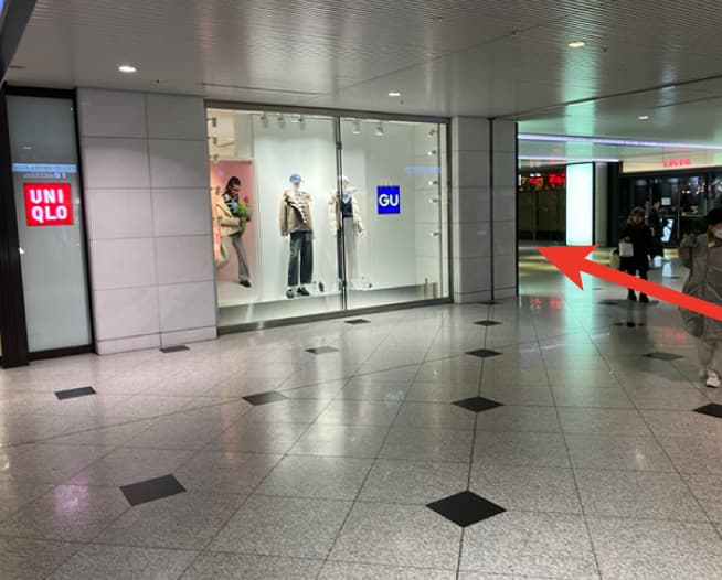 にしたんARTクリニックうめきた院へ駅から徒歩で向かう道順を説明した画像