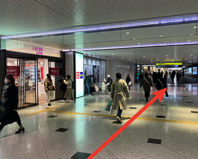 にしたんARTクリニックうめきた院へ駅から徒歩で向かう道順を説明した画像