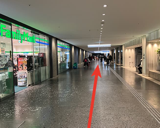 にしたんARTクリニックうめきた院へ駅から徒歩で向かう道順を説明した画像