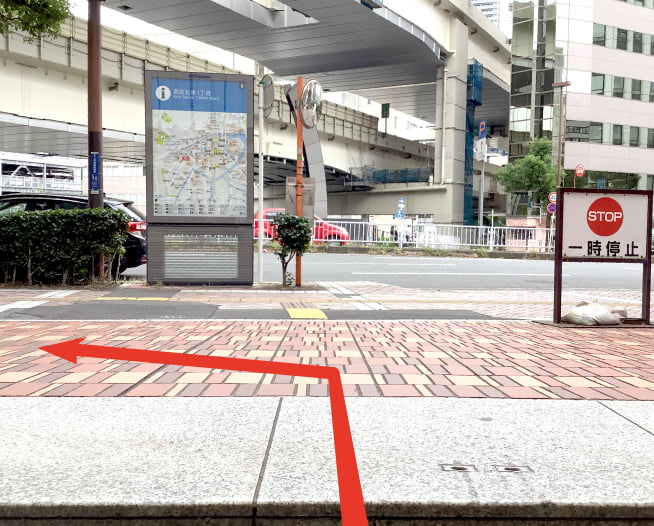 にしたんARTクリニック横浜院へ横浜駅から徒歩で向かう道順を説明した画像