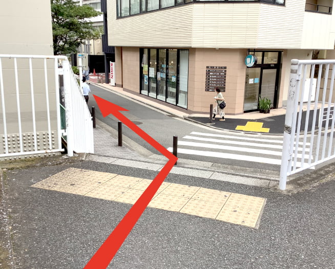 にしたんARTクリニック横浜院へ横浜駅から徒歩で向かう道順を説明した画像